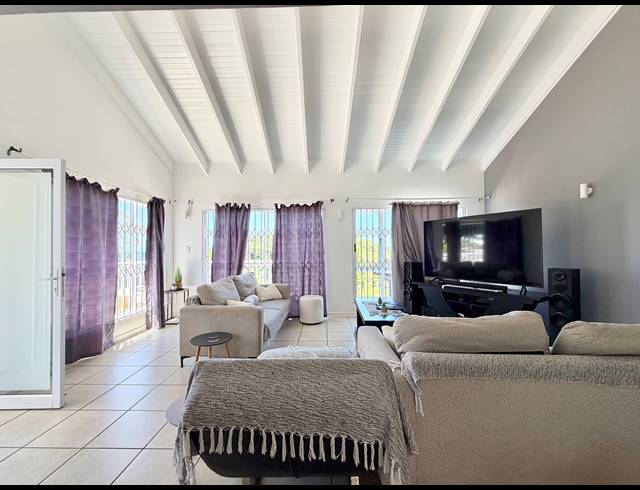 5 BEDROOM HOUSE FOR SALE IN BALLITO CENTRAL